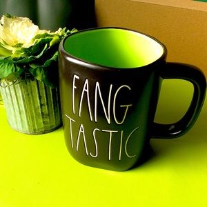 Rae Dunn FANGTASTIC Halloween mug .